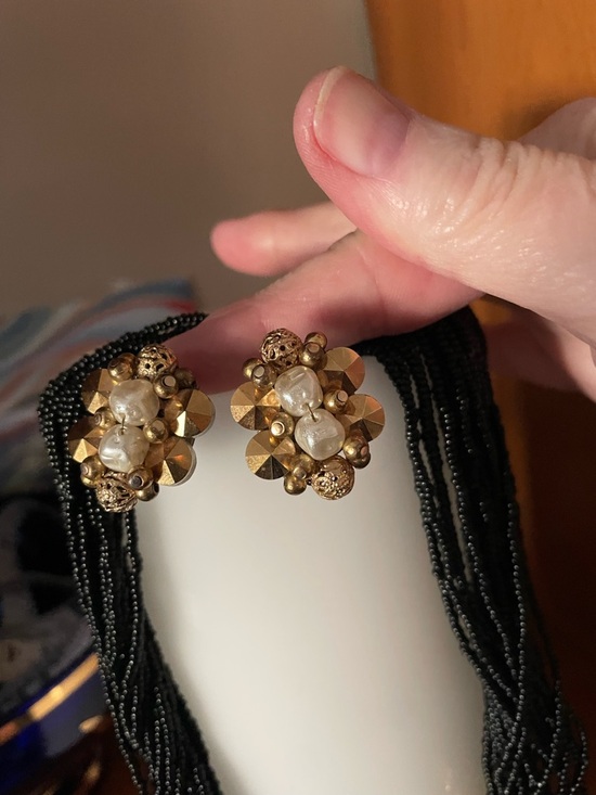 Vintage Seed Bead Multi-Strand Necklace with Gold Flower Accent & earrings - Picture 4 of 5